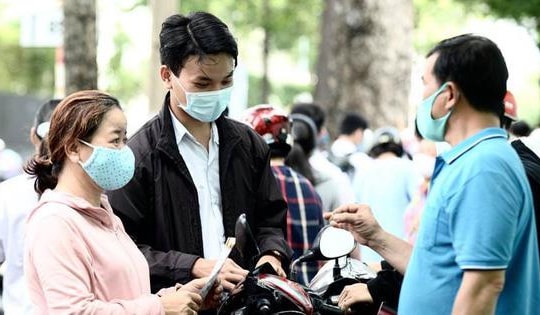 Quy định mới của Bộ Y tế: Những ai bắt buộc phải đeo khẩu trang nơi công cộng?