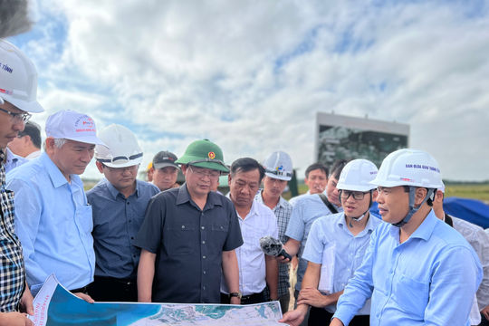 Bí thư Tỉnh ủy Bình Định kiểm tra tiến độ công trình giao thông trọng điểm
