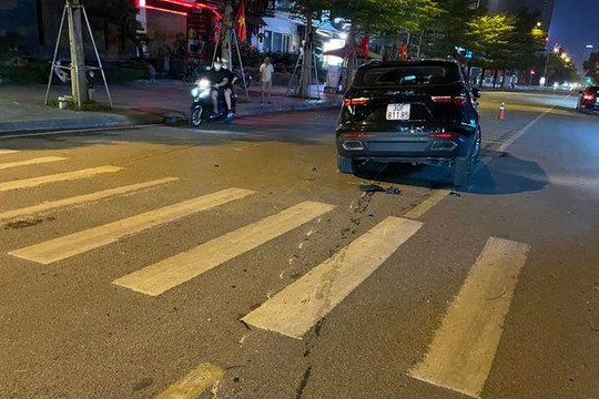 Hà Nội: Xe ô tô gây tai nạn liên hoàn