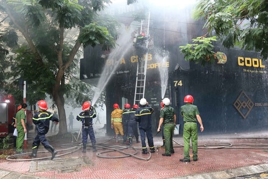 Cháy lớn tại quán bi-a ở Bắc Ninh