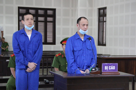  Hai bị cáo người Trung Quốc lĩnh án vì trộm két sắt của đồng hương
