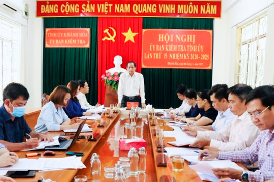 Cách tất cả chức vụ trong Đảng đối với Giám đốc Trung tâm Phát triển quỹ đất tỉnh Khánh Hòa