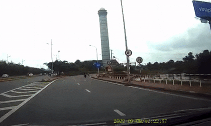 Hai xe máy tông nhau trực diện, 4 nạn nhân nằm la liệt trên đường