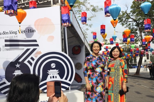 Lễ hội văn hóa đèn lồng Việt Nam - Hàn Quốc tại Hà Nội