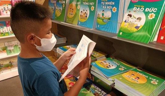 TPHCM: 7.000 học sinh chưa có sách giáo khoa