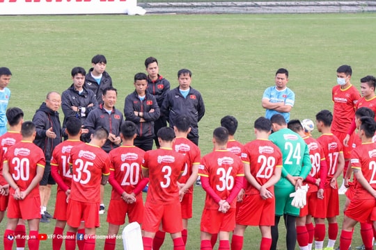 Danh sách đội tuyển bóng đá Việt Nam tập trung chuẩn bị cho AFF Cup 2022