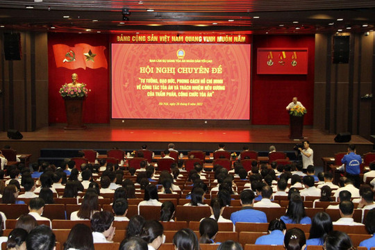 Tòa án giữ vững và bảo vệ quyền lợi của nhân dân, bảo vệ chế độ
