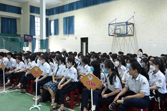 Chi Hội luật gia TAND tỉnh TT-Huế tổ chức phiên toà giả định về tội cướp tài sản