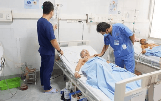 Kịp thời cứu sống cụ ông bị vỡ phình động mạch chủ
