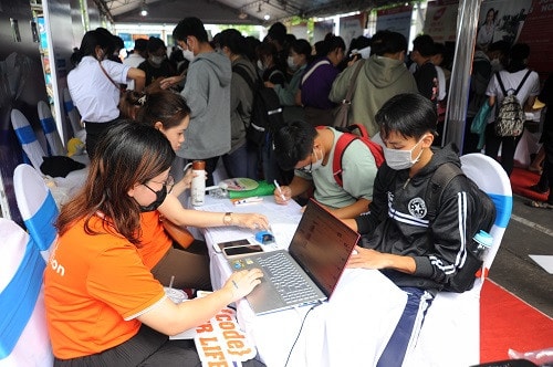 Hơn 3.000 chỉ tiêu việc làm phục vụ hơn 2.000 sinh viên sắp tốt nghiệp