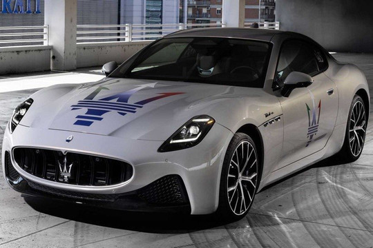 Maserati GranTurismo lộ diện trước ngày ra mắt