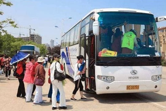 Tại sao hướng dẫn viên du lịch không bao giờ dùng bữa với khách du lịch? Có phải là có tiêu chuẩn riêng? Lắng nghe những gì họ nói