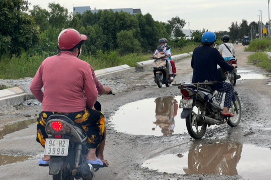 Lộ Bờ Tây - TP Bạc Liêu: Dân khổ sở vì thi công ì ạch