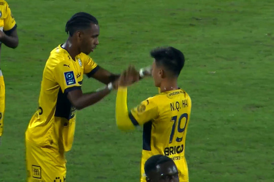 Quang Hải được vào sân trong trận thắng thứ 2 của Pau FC