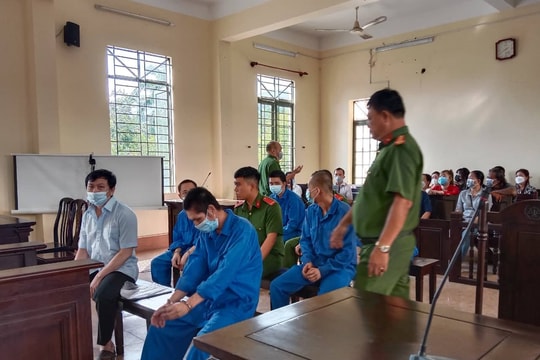 Chứa gái mại dâm, chủ cơ sở massage lĩnh án 8 năm tù