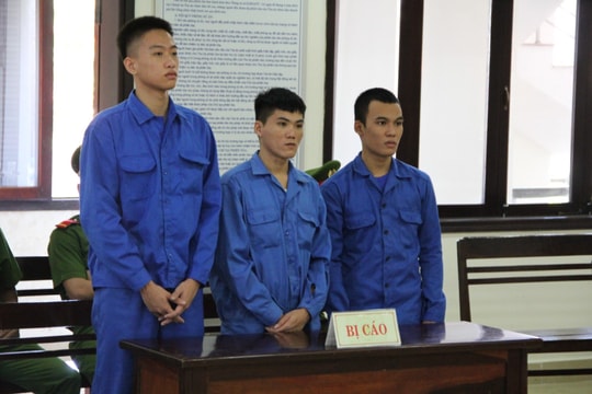 Đánh người gây thương tích vì nghi ngờ bị ném chai bia trong lúc nhậu