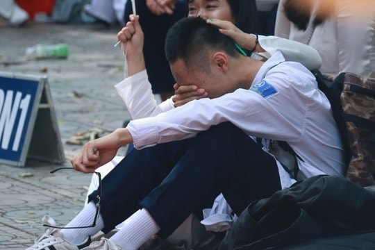Điểm chuẩn đại học 2022 "đụng trần": "Lạm phát" điểm thi?
