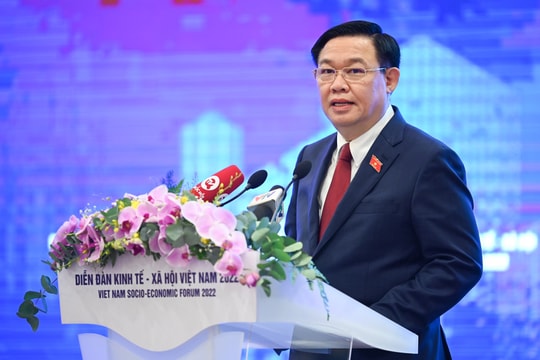Tái cơ cấu nền kinh tế, bám sát mục tiêu phát triển 10 năm tới