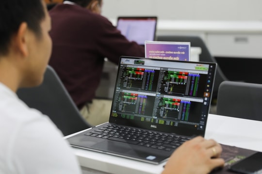 Bốn công ty chứng khoán bị phạt hơn một tỷ đồng