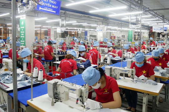 Xuất khẩu dệt may lần đầu đạt 4 tỷ USD/tháng