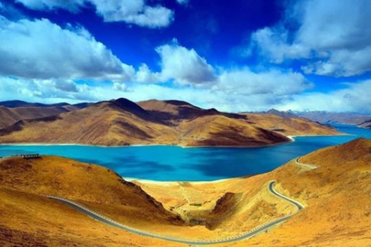 Có rất nhiều hồ ở Tây Tạng, và vô số tôm cá lên tới 800 triệu kg. Tại sao người dân địa phương không bao giờ đánh bắt hoặc ăn?