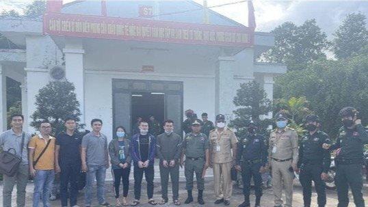 Khởi tố 2 đối tượng trong đường dây đưa người xuất cảnh trái phép qua biên giới