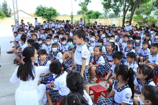 1.000 học sinh tiểu học Bình Thuận, Đồng Tháp tiếp cận phương pháp học Tiếng Anh & Tin học chuẩn Quốc tế