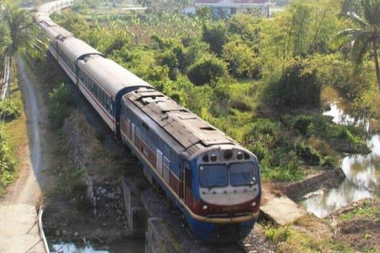 Đường sắt tạm dừng chạy tàu khách Bắc - Nam từ ngày 27/9
