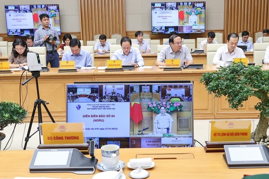 Thủ tướng họp khẩn cấp ứng phó bão số 4: Sẵn sàng cho tình huống “cao hơn 1 cấp”