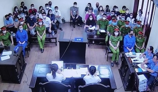 Nguyên Hiệu trưởng và thủ quỹ Trường THCS Ngô Quyền lĩnh án vì "lạm thu"