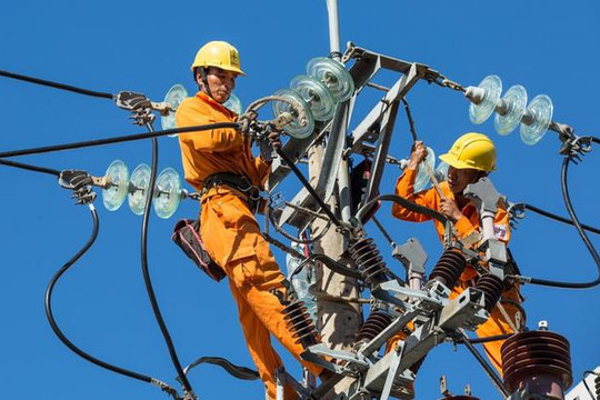 Bộ Công Thương: Giá điện có thể tăng thêm 2.200 đồng/kWh
