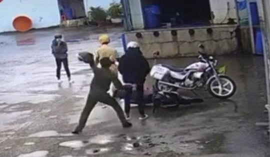 Xác minh ban đầu vụ clip 2 thanh niên bị Công an đánh
