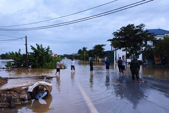 Nghệ An: Sau bão, mưa to gây ngập lụt ở nhiều nơi 