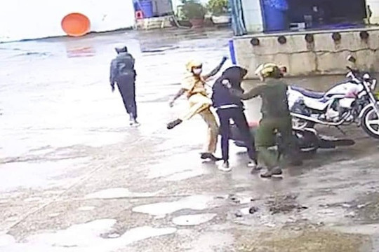 Sóc Trăng: Tước danh hiệu CAND đối với 3 cán bộ công an trong vụ đánh 2 thiếu niên