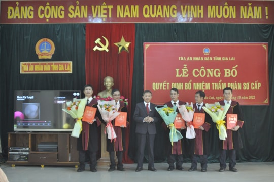TAND tỉnh Gia Lai trao quyết định  bổ nhiệm Thẩm phán sơ cấp
