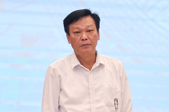 Căn cứ tốc độ phát triển kinh tế, báo cáo cơ quan có thẩm quyền xem xét tăng lương cho phù hợp