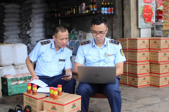 Thu giữ hàng nghìn lọ sa tế giả mạo nhãn hiệu Thuận Phát