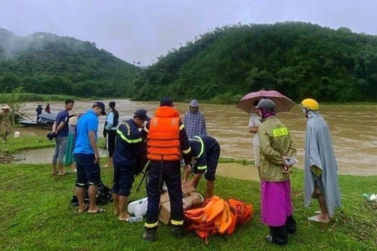 Hai người chết và mất tích do lũ cuốn