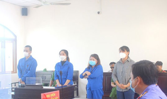 Ba mẹ con vào tù vì... ma túy