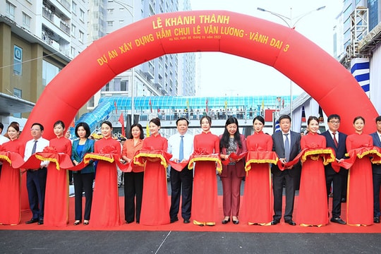 Thông xe hầm chui tại nút giao Lê Văn Lương - Vành đai 3
