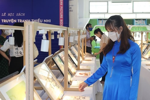 Khai mạc triển lãm tranh và truyện tranh thiếu nhi Việt - Hàn 2022