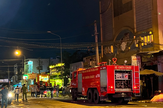 Khởi tố 2 cảnh sát PCCC liên quan vụ cháy karaoke An Phú làm 32 người chết
