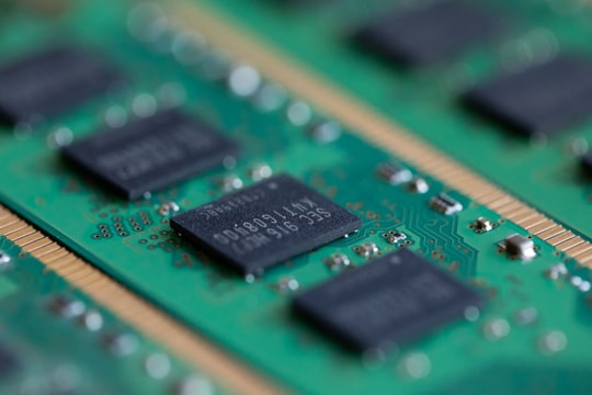 Tin vắn thế giới ngày 11/10:  Trung Quốc phản đối việc Mỹ siết chặt xuất khẩu chip bán dẫn