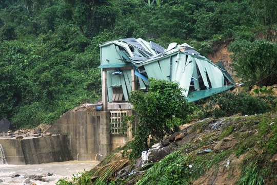 Quảng Ngãi: Sạt lở tại thủy điện, còn công nhân chưa liên lạc được