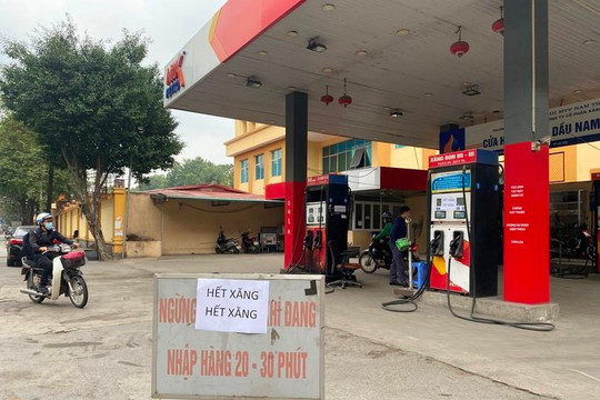 Bộ Công Thương 'hỏa tốc' triệu tập họp về xăng dầu
