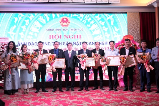 Lãnh đạo UBND tỉnh TT-Huế tổ chức Hội nghị gặp mặt doanh nghiệp nhân ngày Doanh nhân Việt Nam
