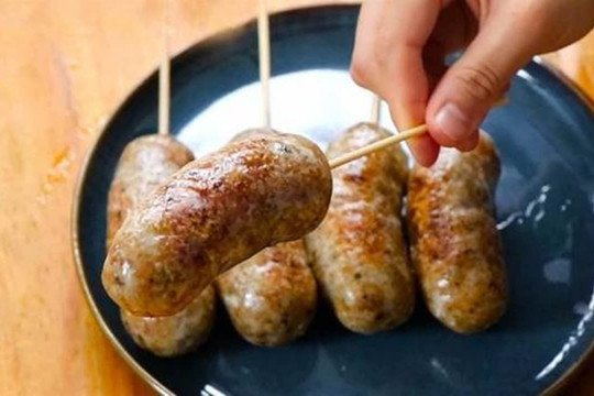 Không cần mua xúc xích giòn, tự làm tại nhà, sạch sẽ, đảm bảo vệ sinh mà không có phụ gia