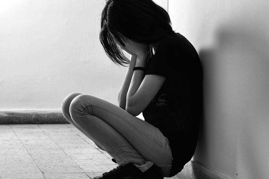 Bỏ chồng giàu kém lãng mạn để lấy người đàn ông biết lắng nghe, cô gái hối hận vì cuộc sống đầy gánh nặng