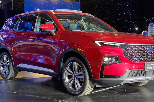 Ford territory 2023 ra mắt tại Việt Nam, giá từ 822 triệu đồng