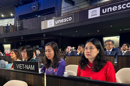 Việt Nam tham dự Khoá họp lần thứ 215 của Hội đồng Chấp hành của UNESCO